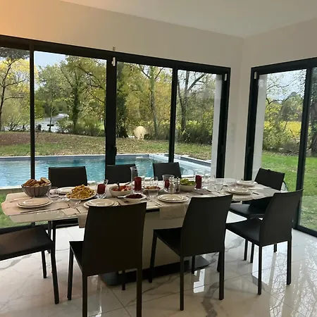 Ariana Luxury With Heated Pool