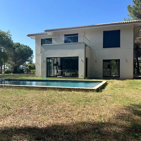 Ariana Luxury With Heated Pool *